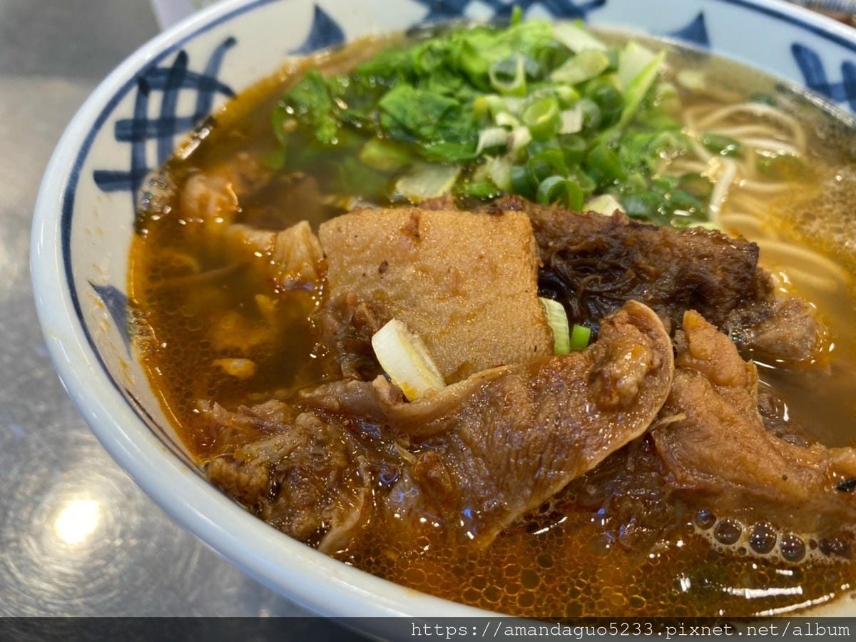 食記-台北市信義區老王原汁牛肉麵不用自賣自誇,湯汁濃郁