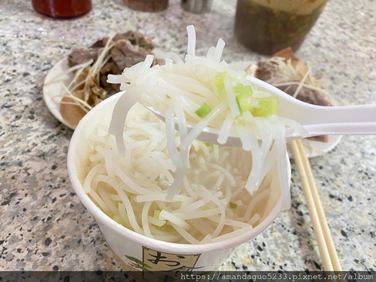 食記-台北市信義區(永春市場)米粉湯永春市場人氣平價米