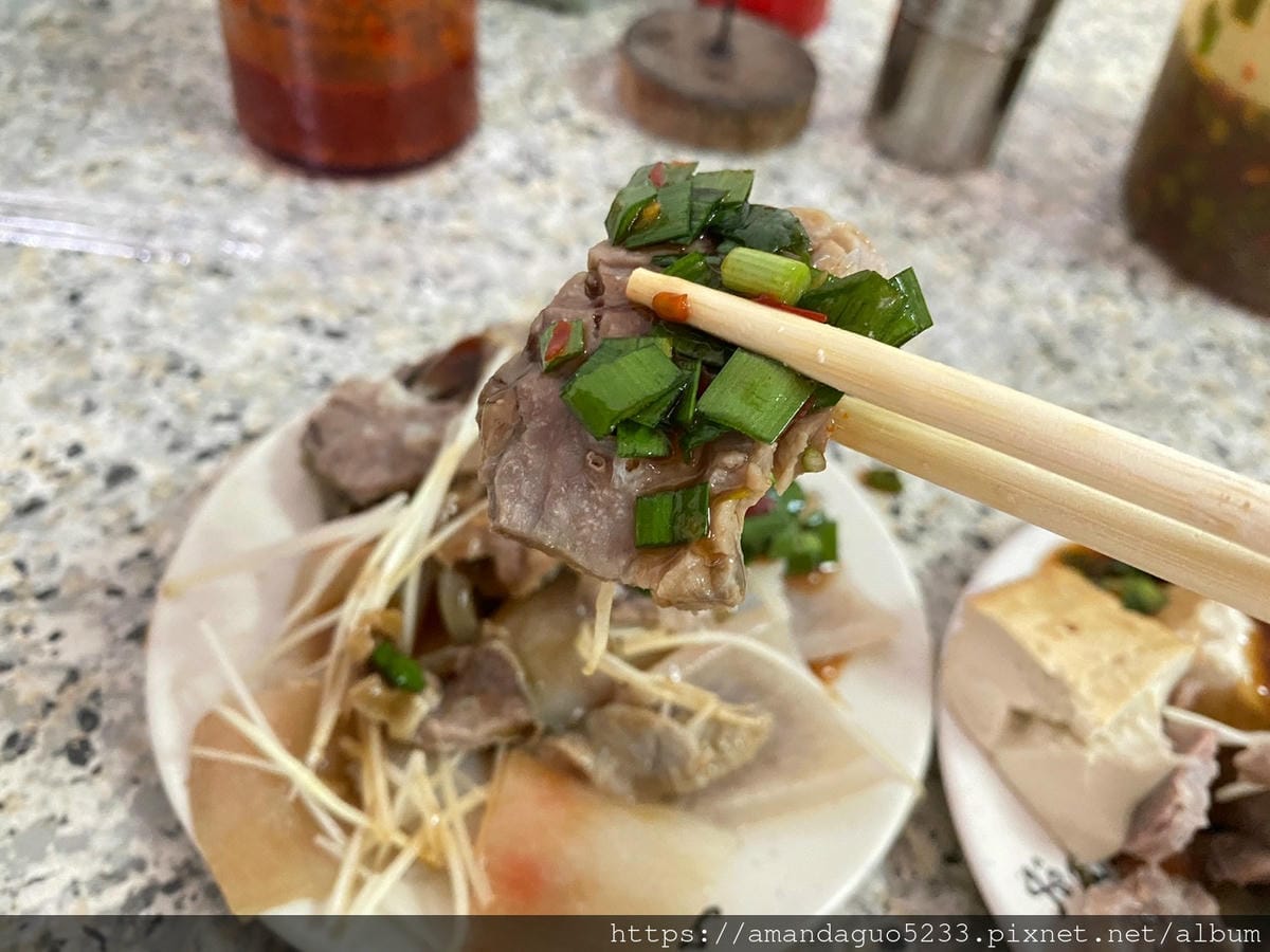 食記-台北市信義區(永春市場)米粉湯永春市場人氣平價米