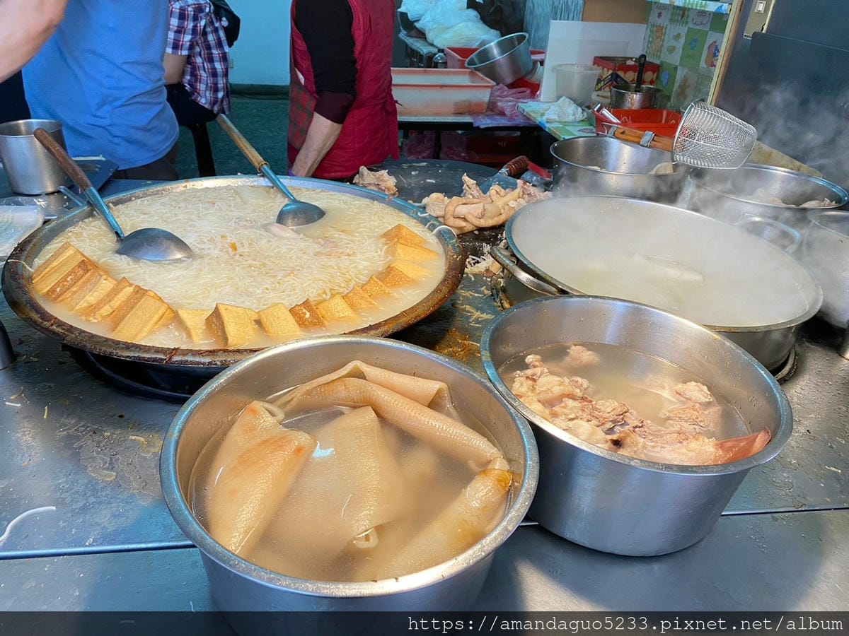 食記-台北市信義區(永春市場)米粉湯永春市場人氣平價米