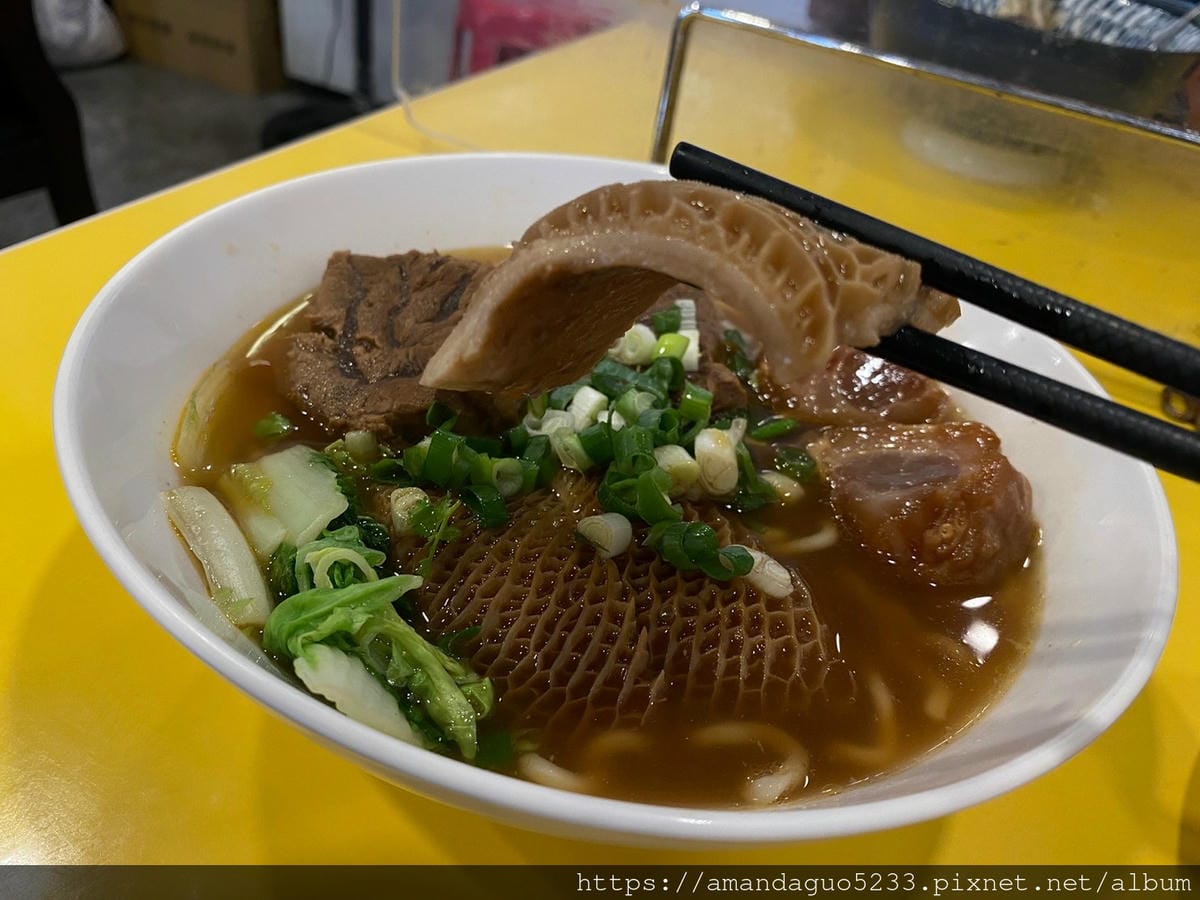 食記-宜蘭縣頭城鎮龍記牛肉麵一天只營業三小時的快閃牛肉 食記-宜蘭縣頭城鎮龍記牛肉麵一天只營業三小時的快閃牛肉