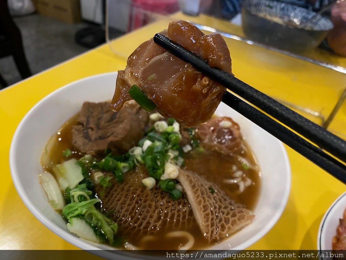 食記-宜蘭縣頭城鎮龍記牛肉麵一天只營業三小時的快閃牛肉 食記-宜蘭縣頭城鎮龍記牛肉麵一天只營業三小時的快閃牛肉