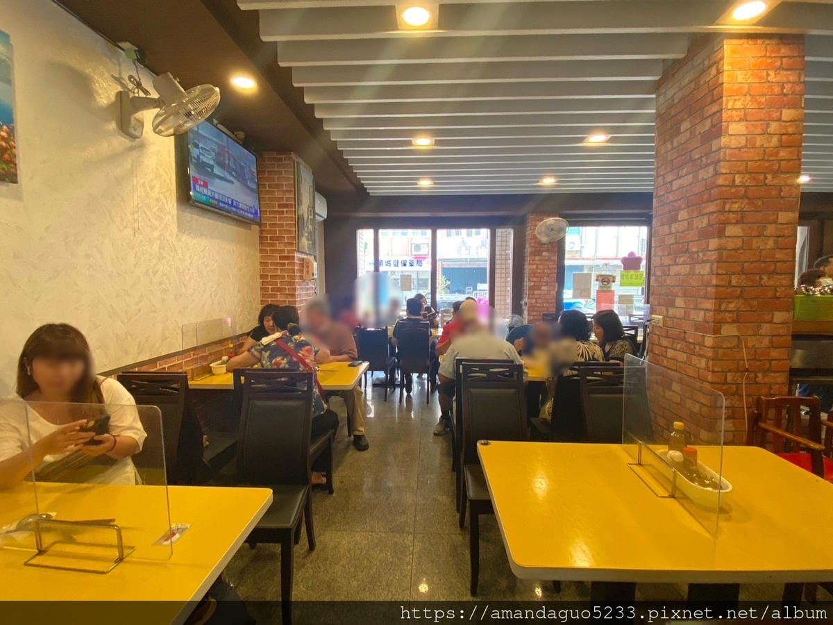 食記-宜蘭縣頭城鎮龍記牛肉麵一天只營業三小時的快閃牛肉 食記-宜蘭縣頭城鎮龍記牛肉麵一天只營業三小時的快閃牛肉