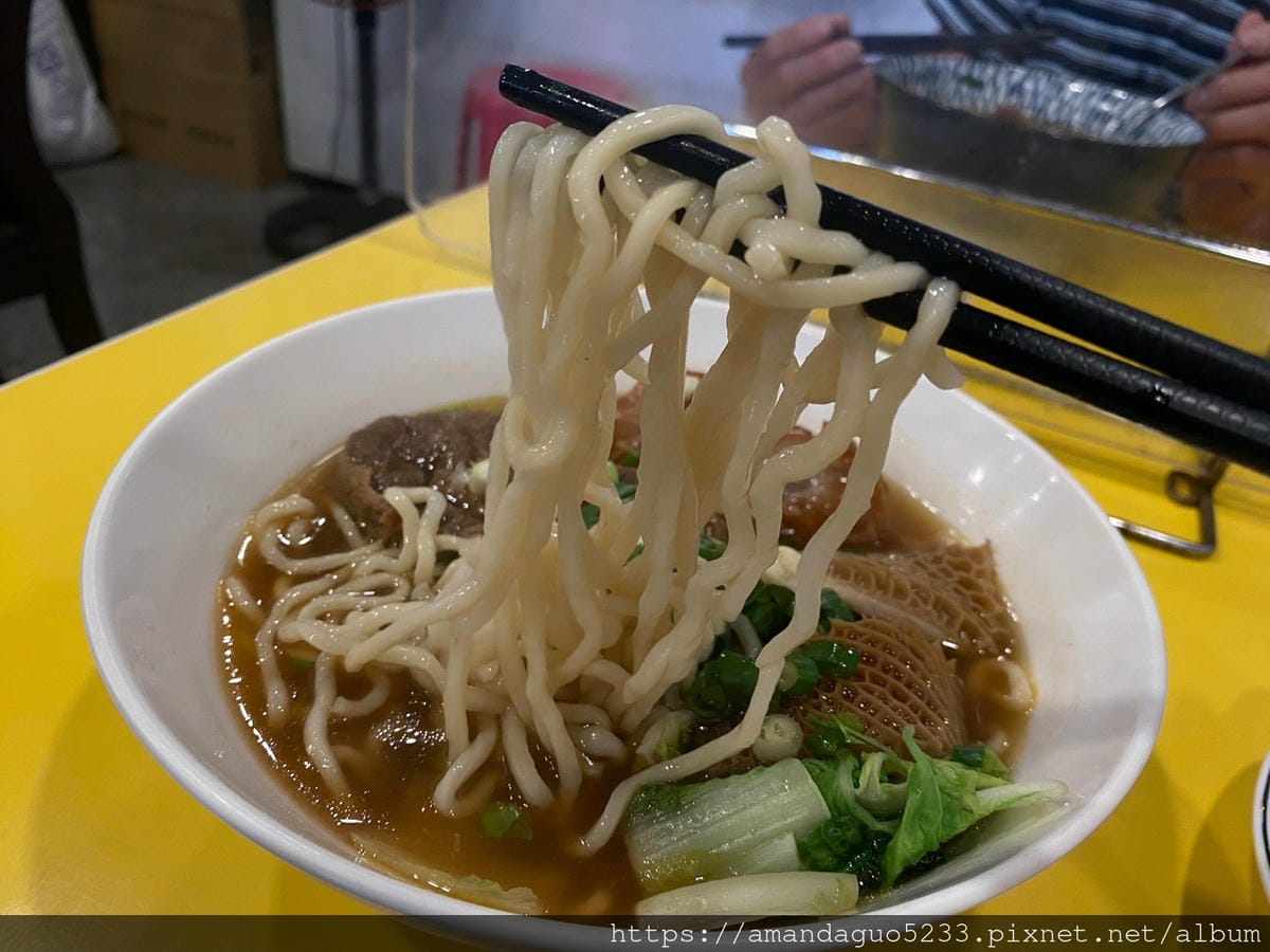 食記-宜蘭縣頭城鎮龍記牛肉麵一天只營業三小時的快閃牛肉 食記-宜蘭縣頭城鎮龍記牛肉麵一天只營業三小時的快閃牛肉