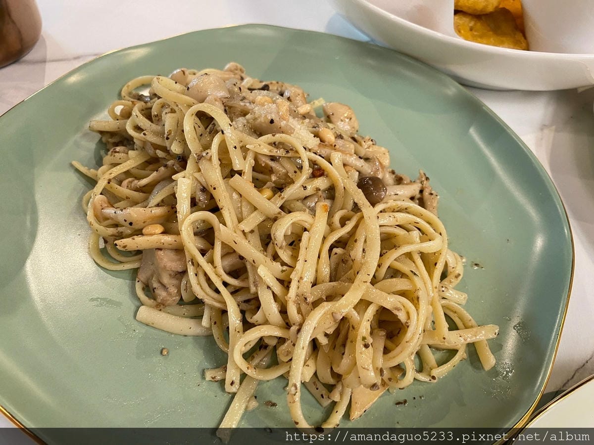 食記-新北市蘆洲區JJE儀式感蘆洲高質感早午餐兼餐酒館
