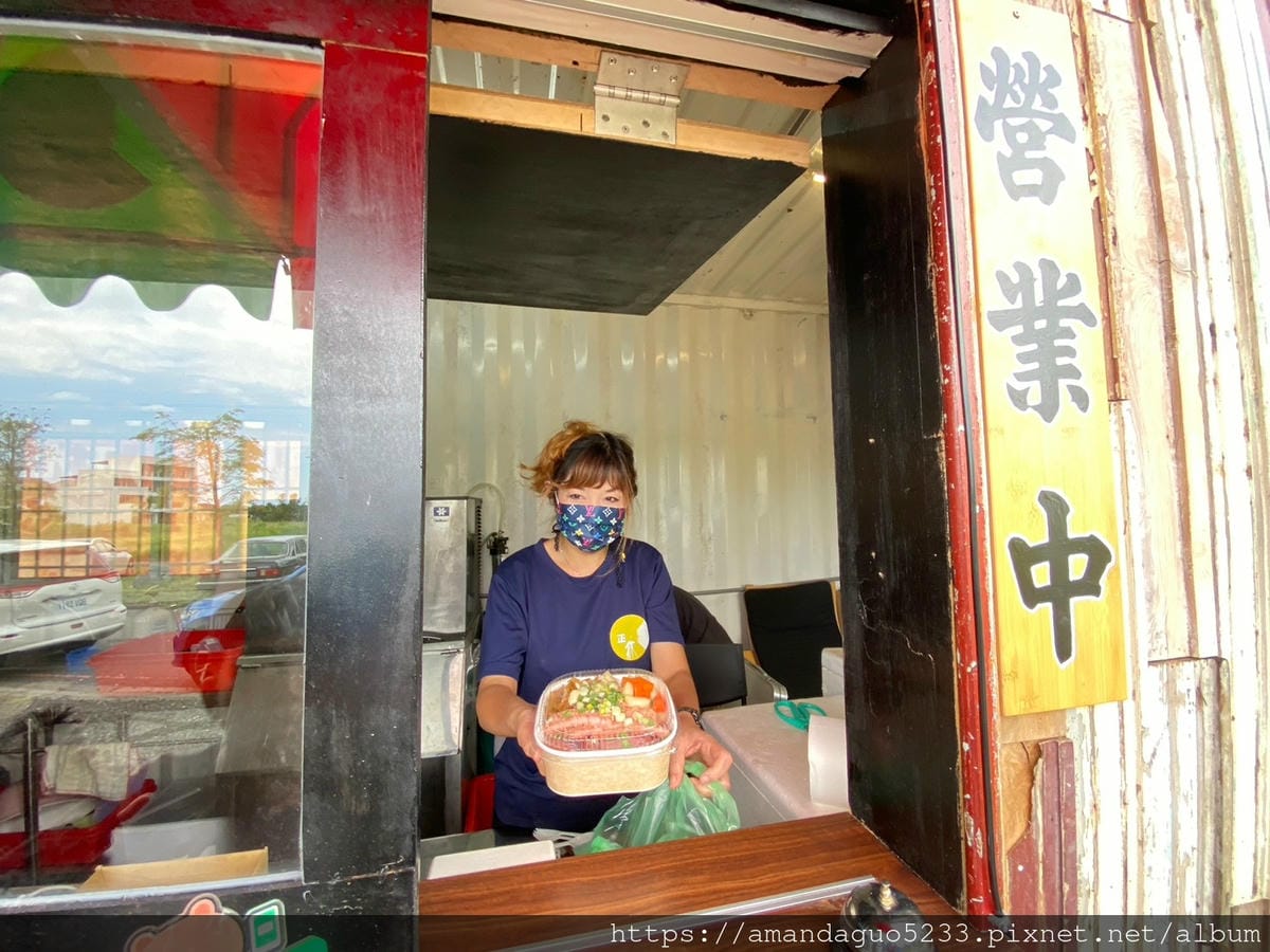 食記-宜蘭縣頭城鎮正光照相館(頭城店)照相館吃米腸香腸