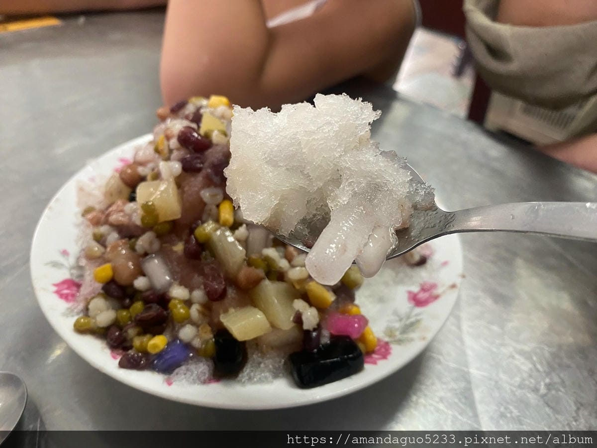 食記-宜蘭縣頭城鎮小涼園冰果室頭城六十年傳統剉冰,復古 食記-宜蘭縣頭城鎮小涼園冰果室頭城六十年傳統剉冰,復古