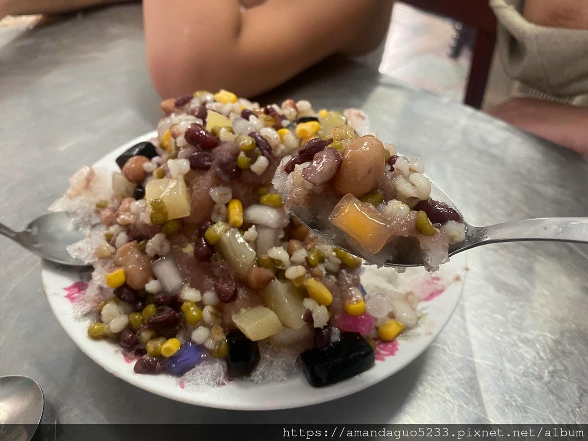 食記-宜蘭縣頭城鎮小涼園冰果室頭城六十年傳統剉冰,復古 食記-宜蘭縣頭城鎮小涼園冰果室頭城六十年傳統剉冰,復古