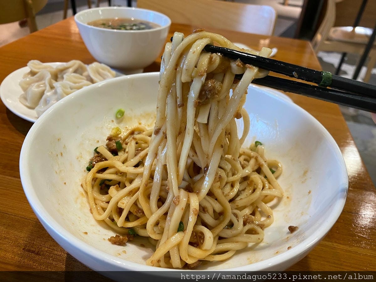 食記-台北市信義區翟九麵食館(遠百信義A13)來自眷村
