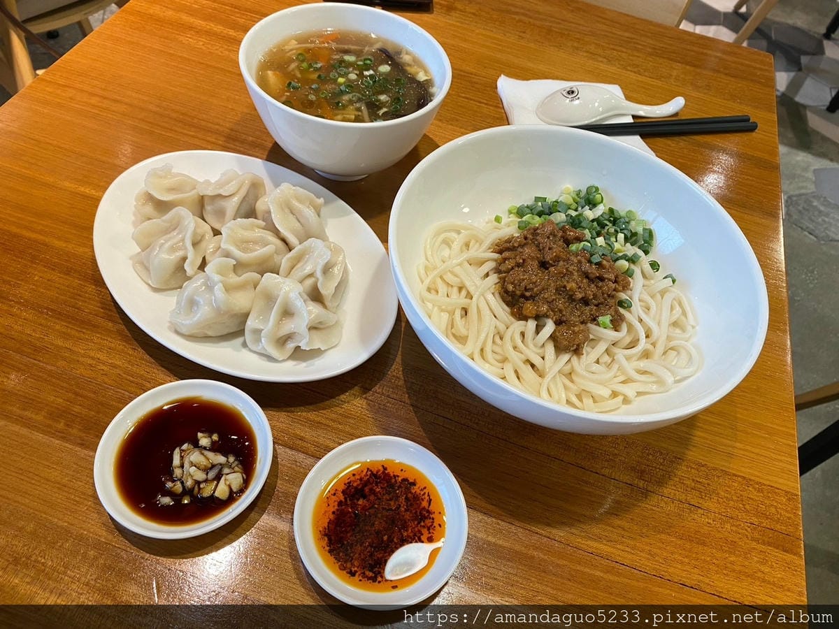 食記-台北市信義區翟九麵食館(遠百信義A13)來自眷村