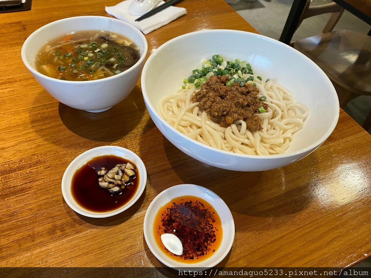食記-台北市信義區翟九麵食館(遠百信義A13)來自眷村
