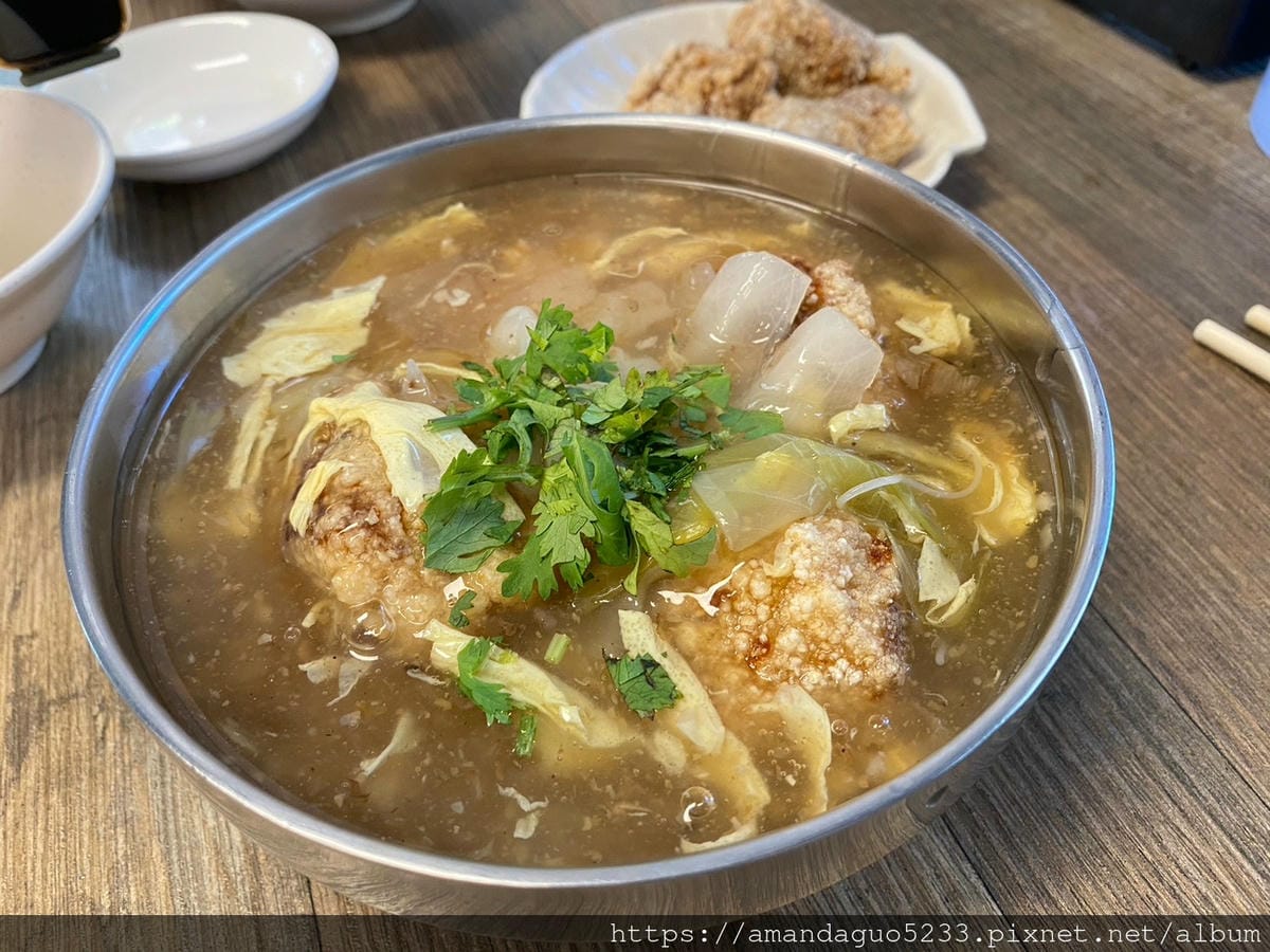 食記-台北市大安區黃𩵚魠魚羹清甜蔬菜羹湯配上大塊香酥土 食記-台北市大安區黃𩵚魠魚羹清甜蔬菜羹湯配上大塊香酥土