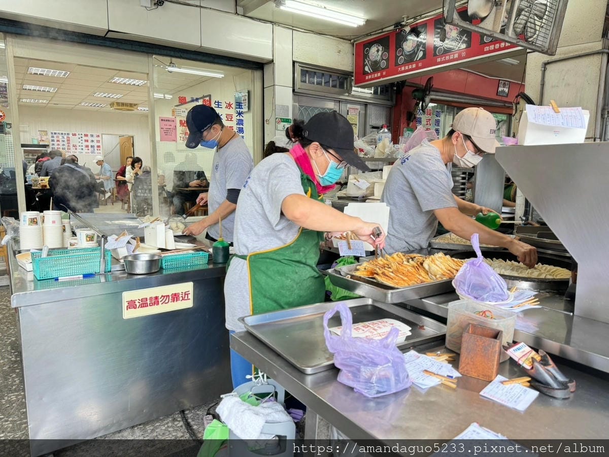 食記-台北市北投區阿財鍋貼餃子專賣店裕民商圈美食扛霸子
