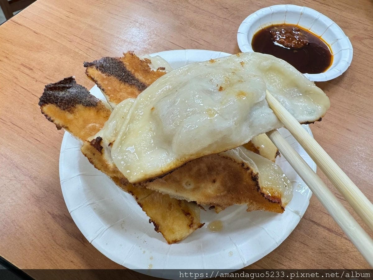食記-台北市北投區阿財鍋貼餃子專賣店裕民商圈美食扛霸子