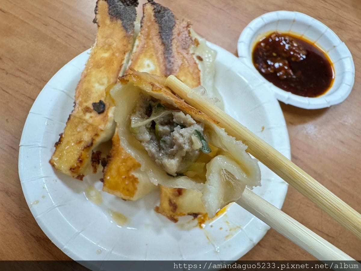 食記-台北市北投區阿財鍋貼餃子專賣店裕民商圈美食扛霸子