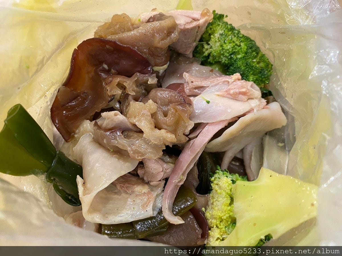 食記-台北市中山區青菜小滷雞/雙連古早味飯糰上午賣飯糰 食記-台北市中山區青菜小滷雞/雙連古早味飯糰上午賣飯糰