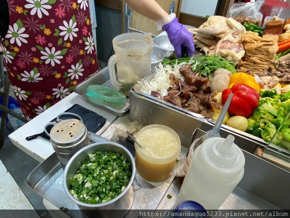 食記-台北市中山區青菜小滷雞/雙連古早味飯糰上午賣飯糰 食記-台北市中山區青菜小滷雞/雙連古早味飯糰上午賣飯糰