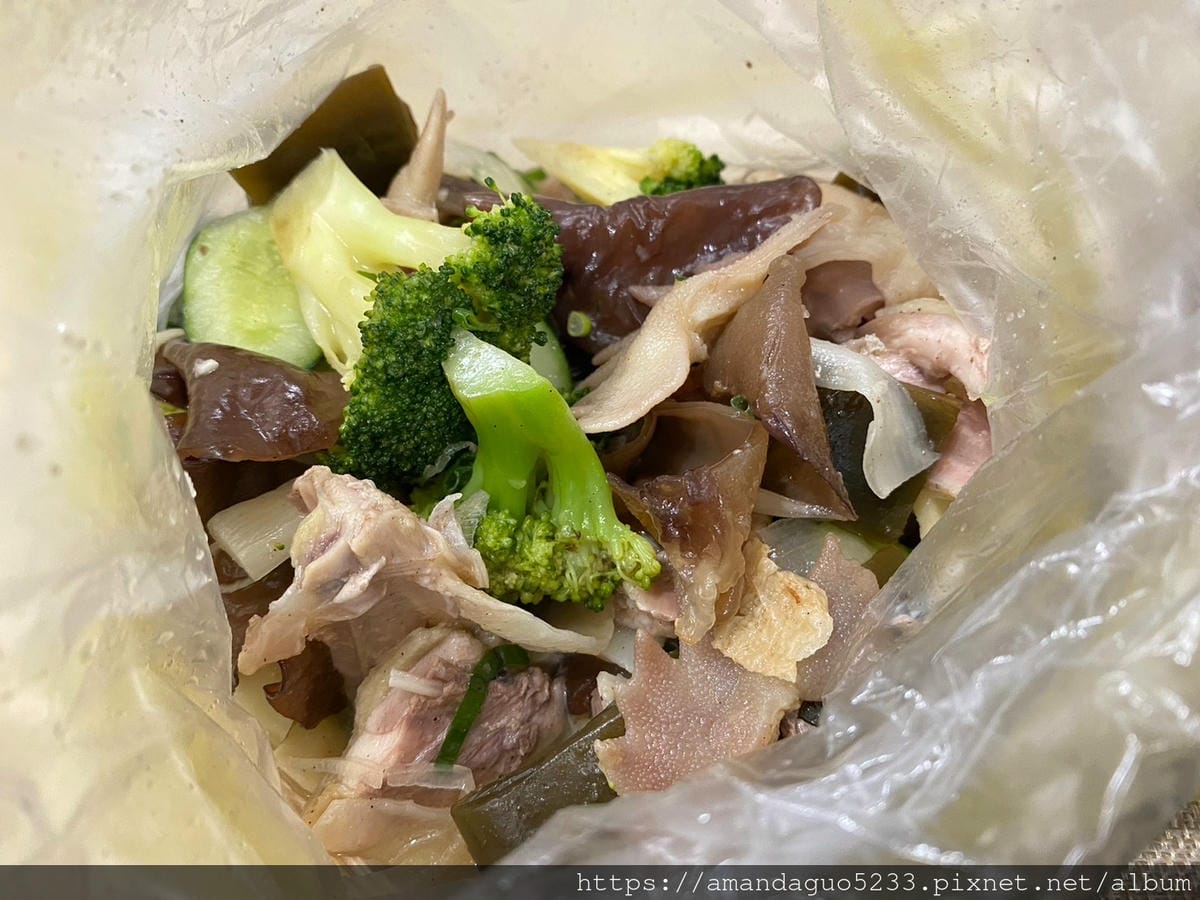 食記-台北市中山區青菜小滷雞/雙連古早味飯糰上午賣飯糰 食記-台北市中山區青菜小滷雞/雙連古早味飯糰上午賣飯糰