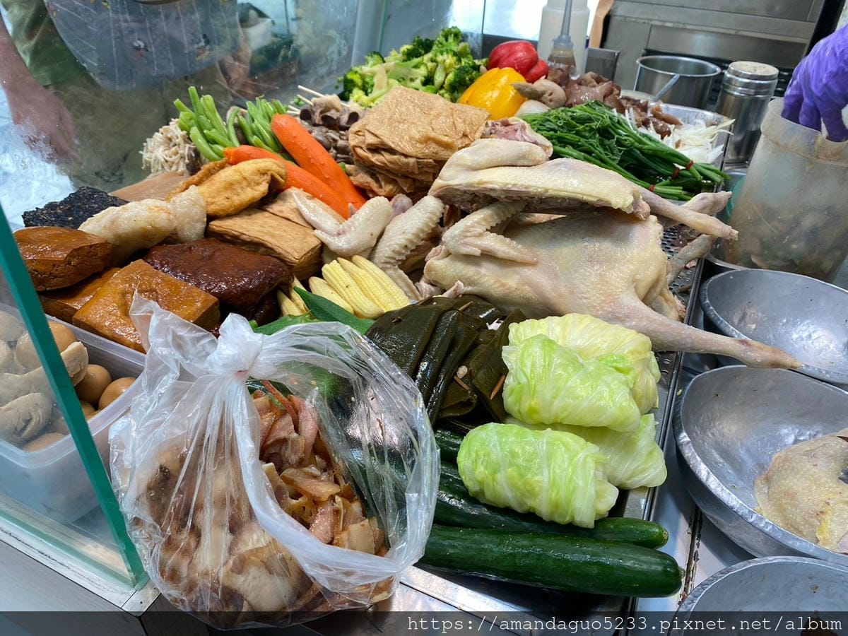食記-台北市中山區青菜小滷雞/雙連古早味飯糰上午賣飯糰 食記-台北市中山區青菜小滷雞/雙連古早味飯糰上午賣飯糰