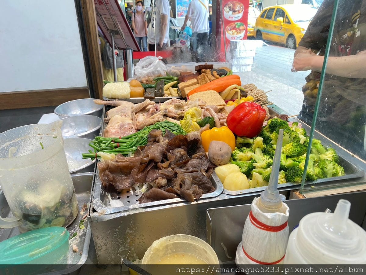 食記-台北市中山區青菜小滷雞/雙連古早味飯糰上午賣飯糰 食記-台北市中山區青菜小滷雞/雙連古早味飯糰上午賣飯糰