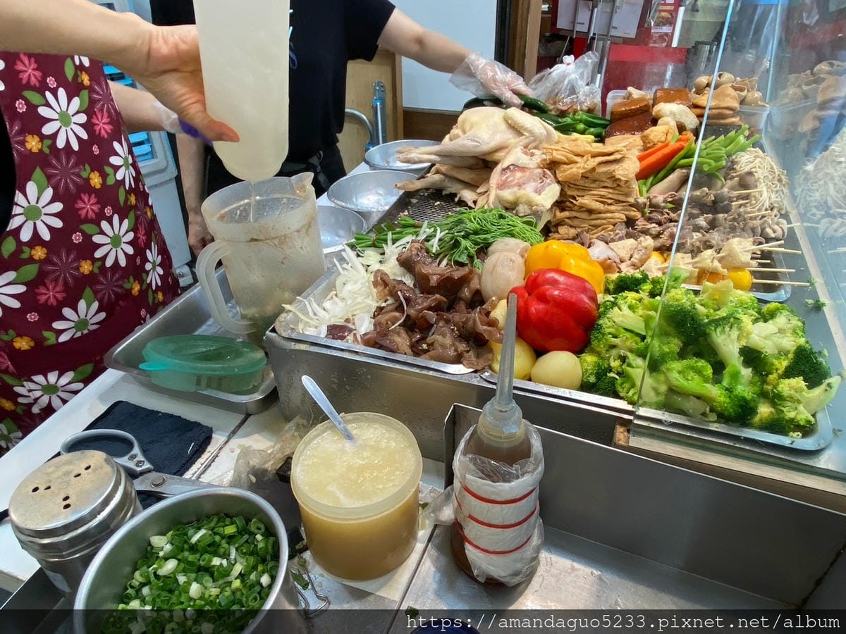 食記-台北市中山區青菜小滷雞/雙連古早味飯糰上午賣飯糰 食記-台北市中山區青菜小滷雞/雙連古早味飯糰上午賣飯糰