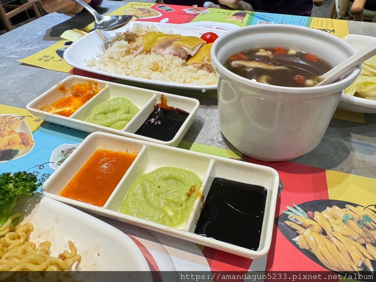 食記-新北市蘆洲區星島海南雞飯(蘆洲店)新開幕人氣海南