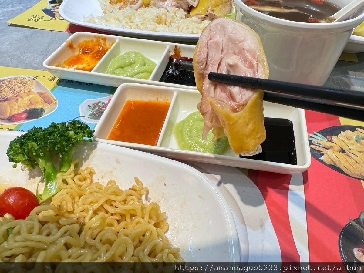 食記-新北市蘆洲區星島海南雞飯(蘆洲店)新開幕人氣海南