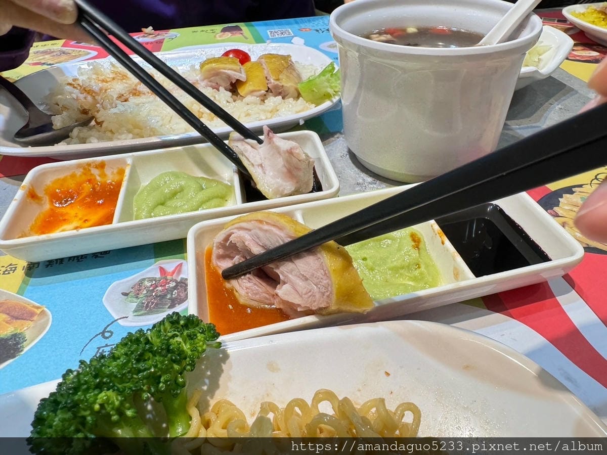 食記-新北市蘆洲區星島海南雞飯(蘆洲店)新開幕人氣海南