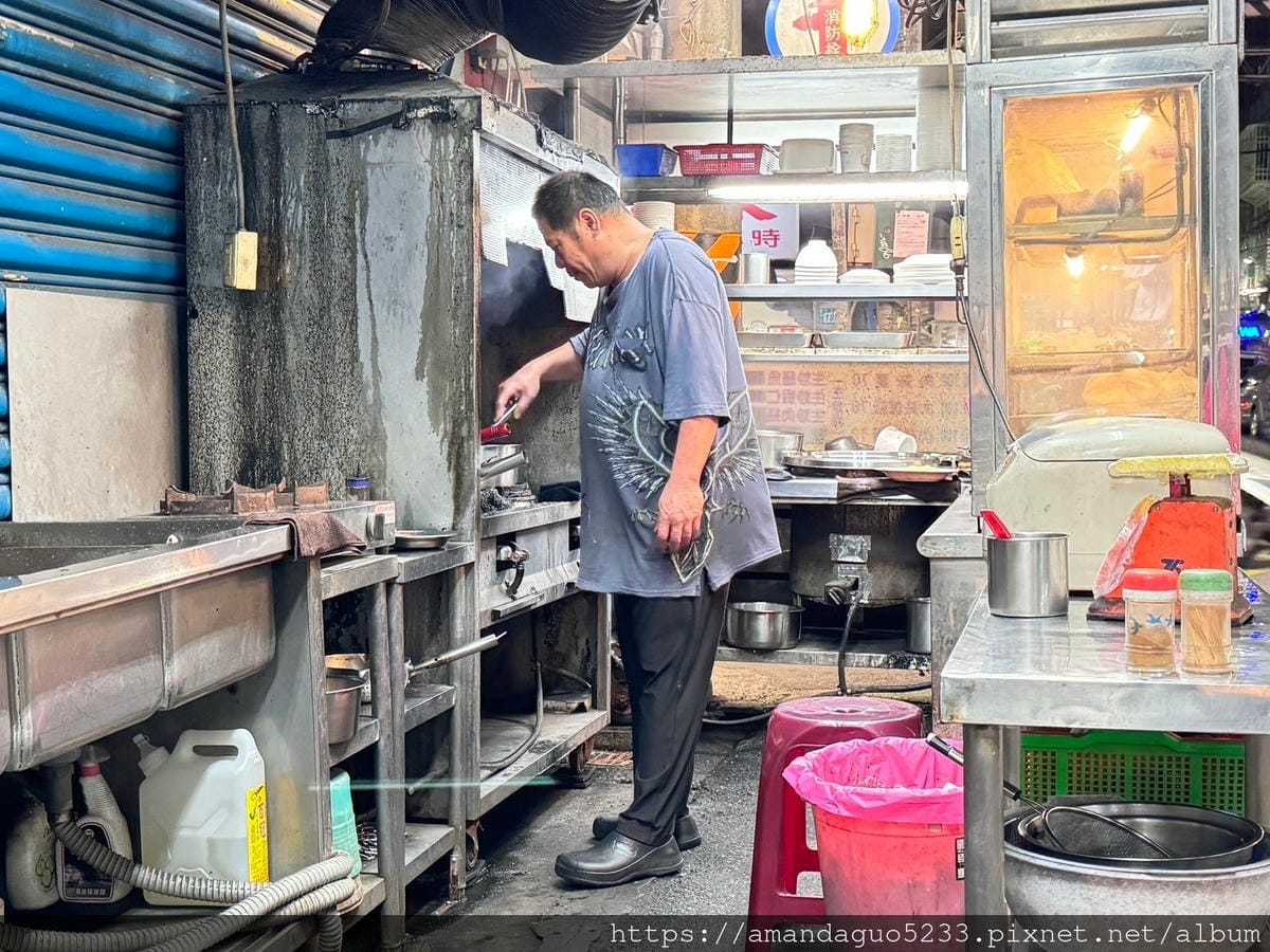 食記-新北市三重區阿誠鱔魚麵五華街巷內鱔魚麵,看起來很