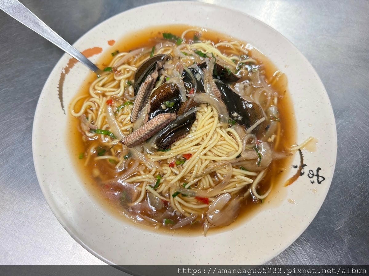 食記-新北市三重區阿誠鱔魚麵五華街巷內鱔魚麵,看起來很
