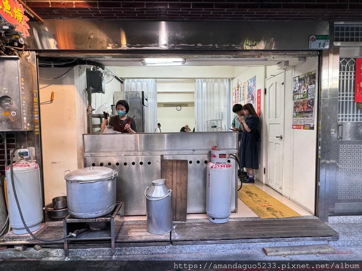 食記-台北市中正區城中無名魷魚羹到城中市場必嗑上一碗的