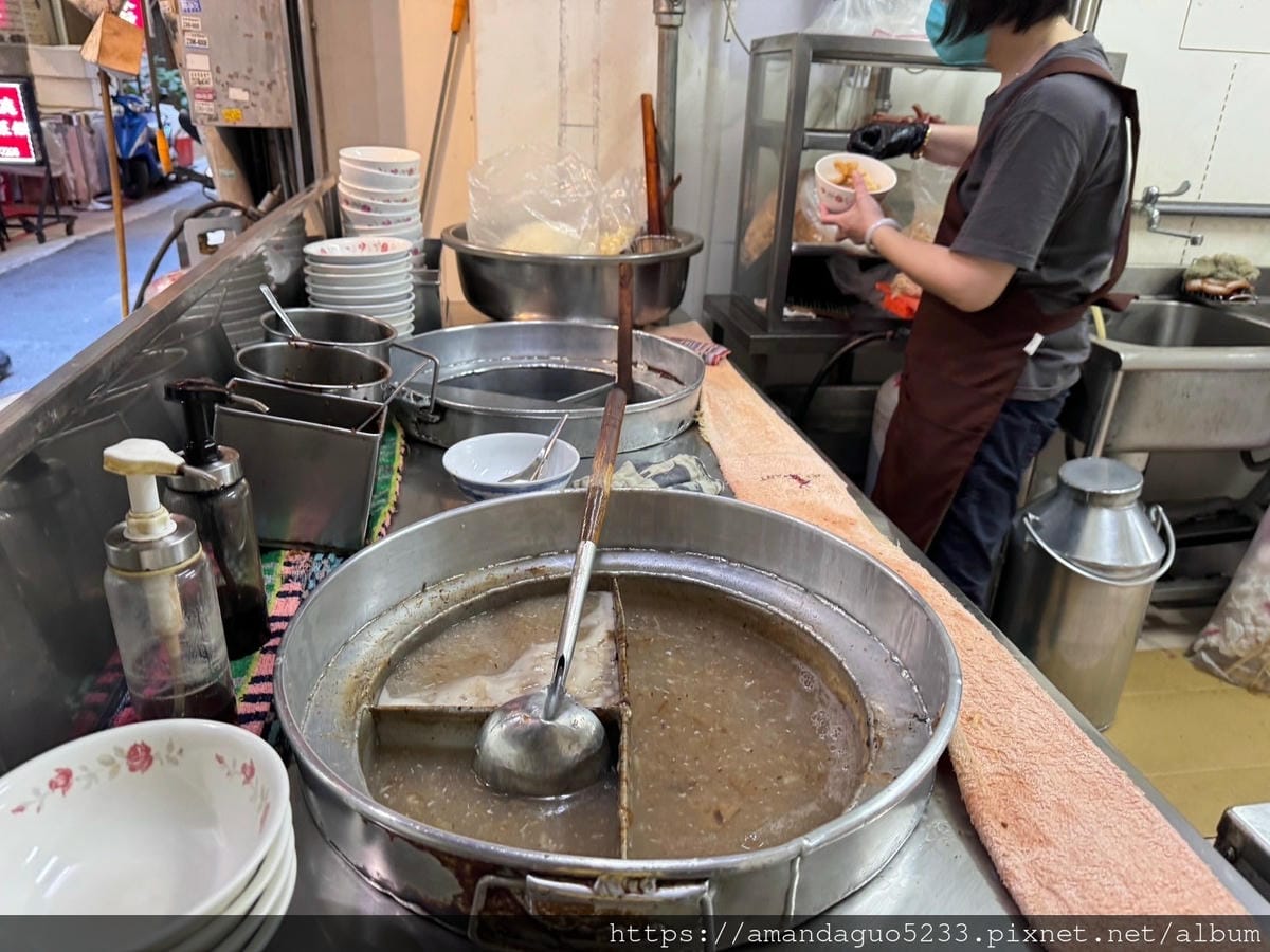 食記-台北市中正區城中無名魷魚羹到城中市場必嗑上一碗的