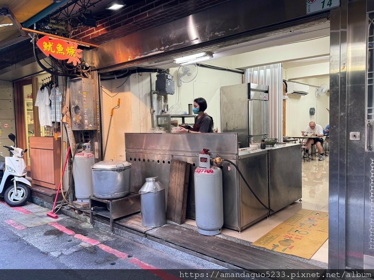 食記-台北市中正區城中無名魷魚羹到城中市場必嗑上一碗的