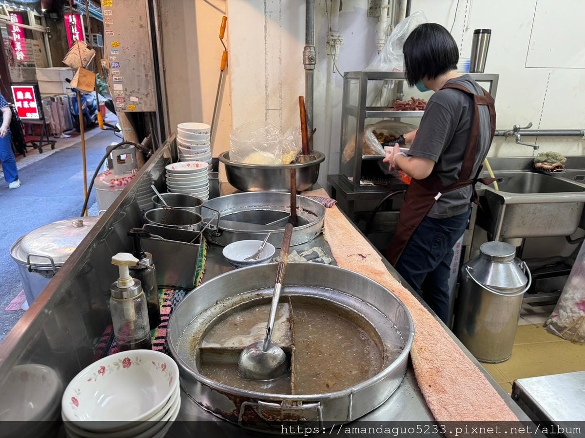 食記-台北市中正區城中無名魷魚羹到城中市場必嗑上一碗的