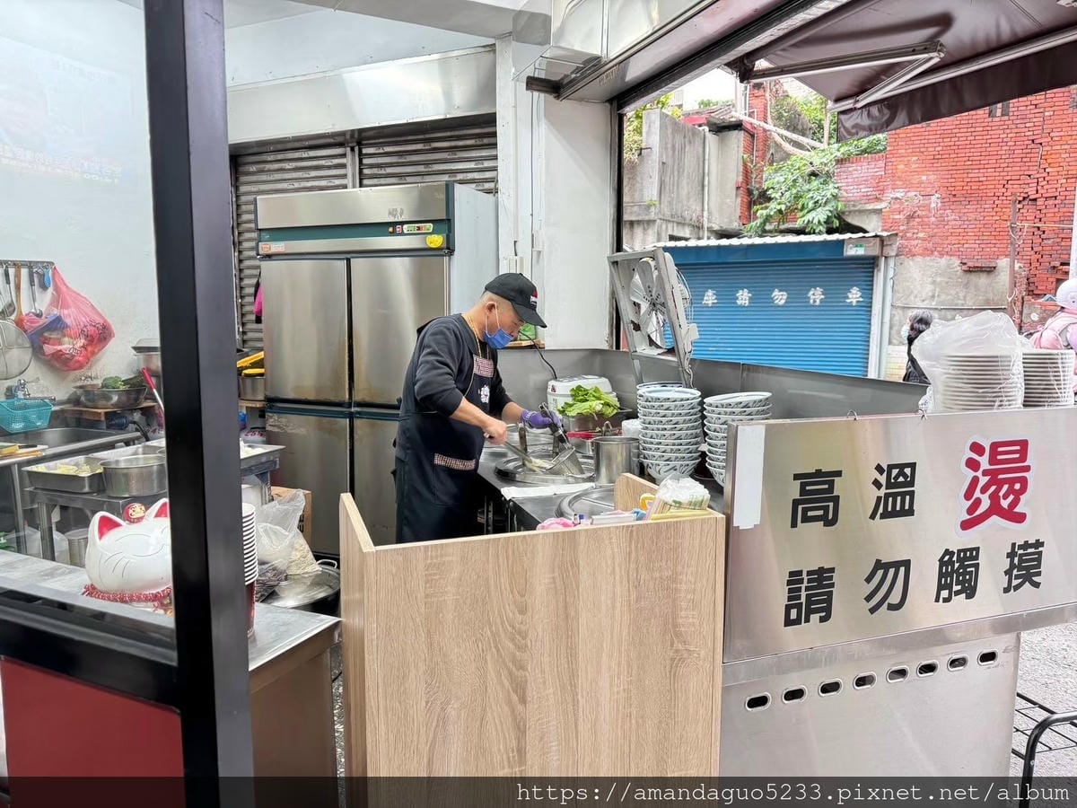 食記-台北市中山區就是麵簡單卻不簡單的麵,牛肉vs番茄 食記-台北市中山區就是麵簡單卻不簡單的麵,牛肉vs番茄