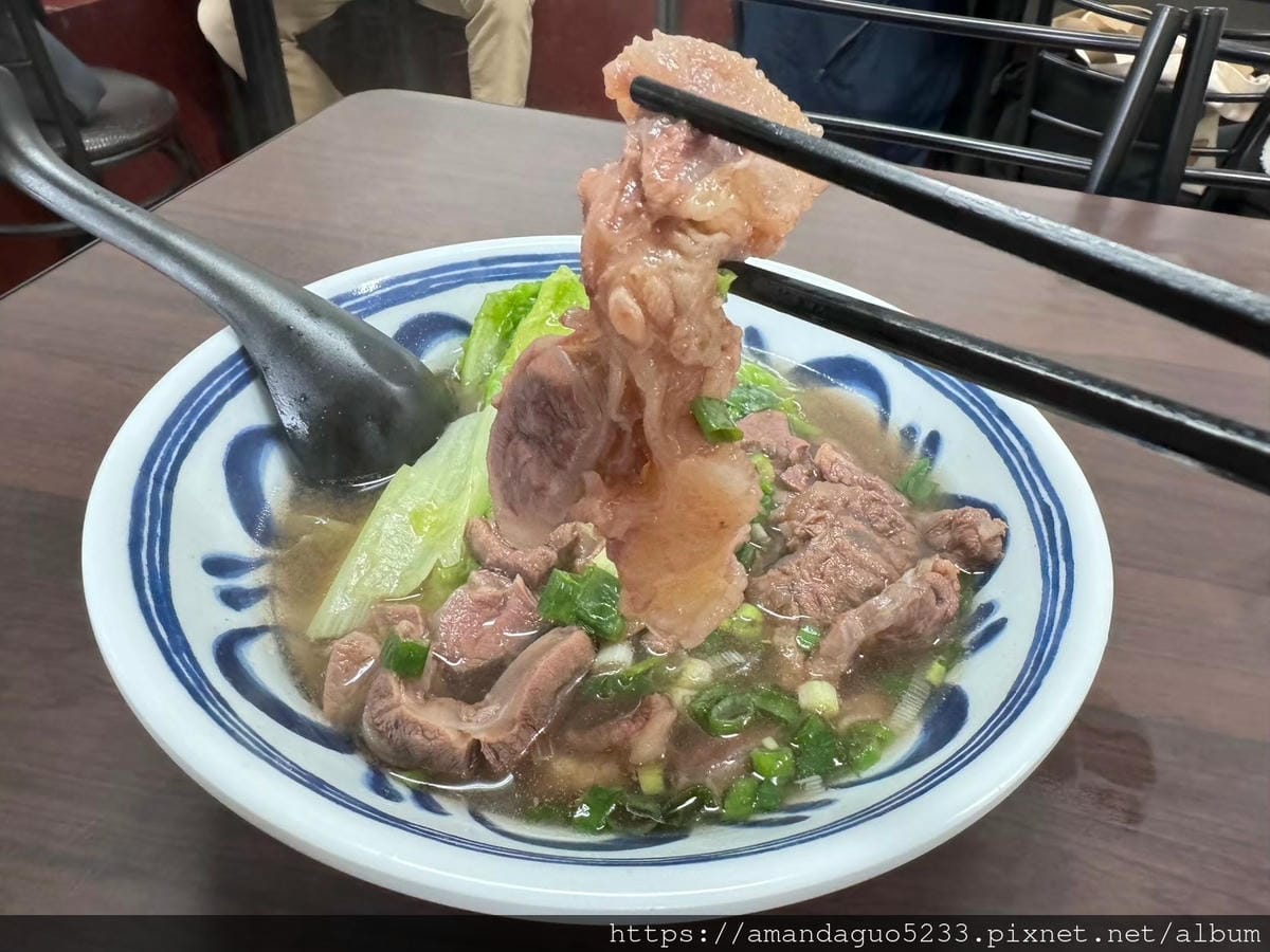 食記-台北市中山區就是麵簡單卻不簡單的麵,牛肉vs番茄 食記-台北市中山區就是麵簡單卻不簡單的麵,牛肉vs番茄