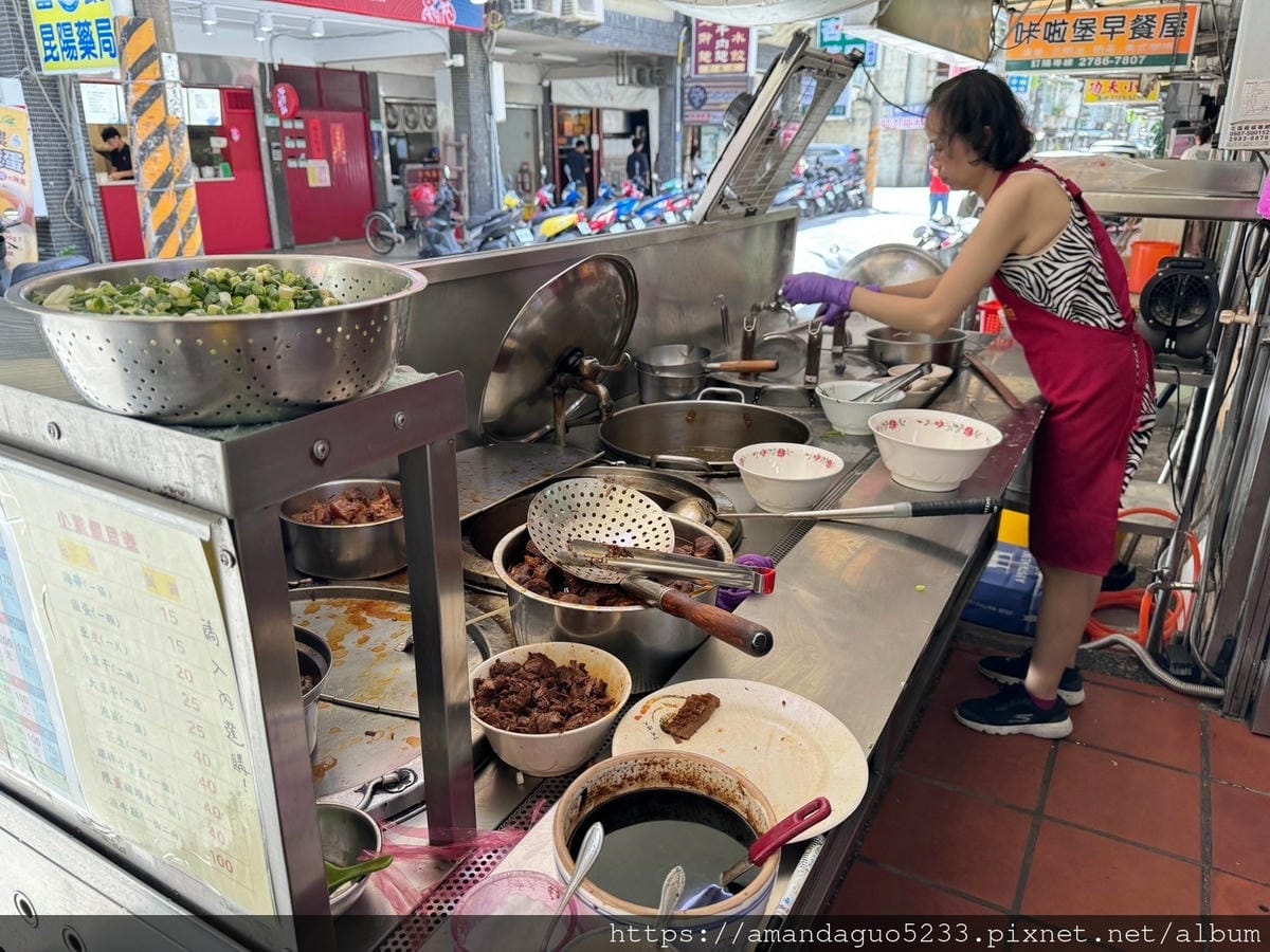 食記-台北市南港區昆陽牛肉麵昆陽捷運站重口味紅燒牛肉麵