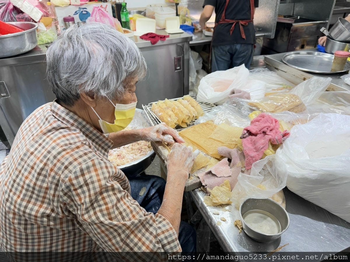 食記-台北市北投區北投鼎邊銼中繼市場內排隊美食,只賣鼎 食記-台北市北投區北投鼎邊銼中繼市場內排隊美食,只賣鼎