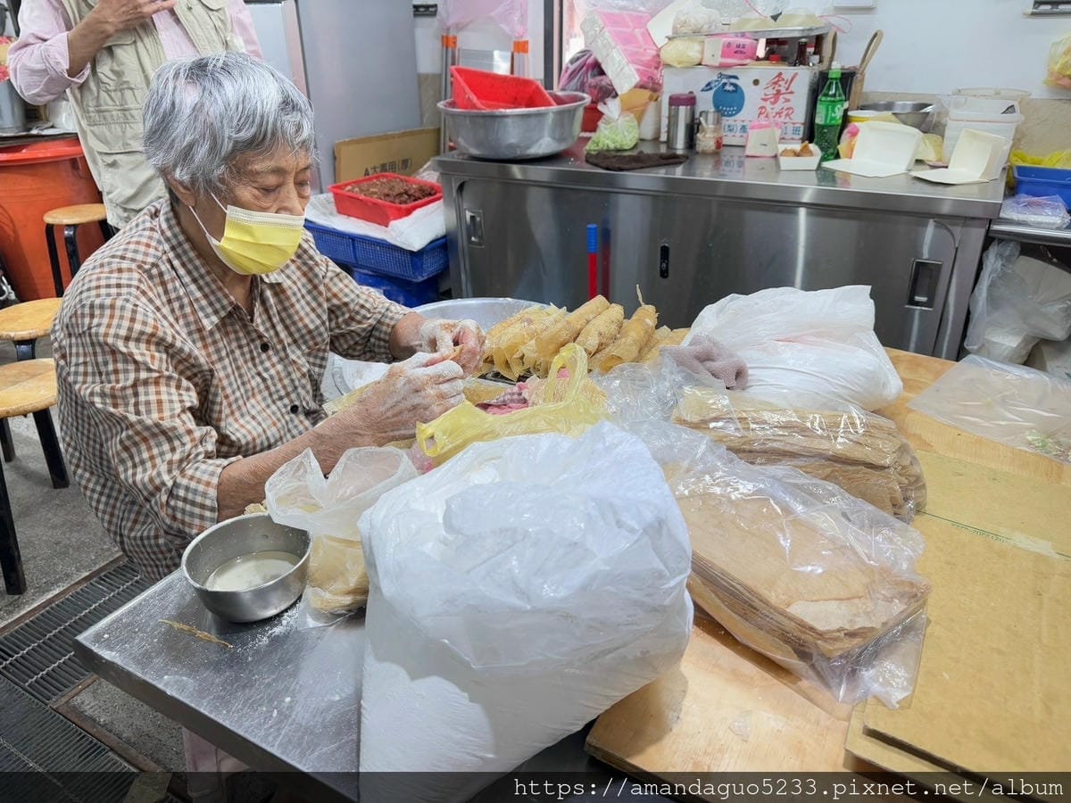 食記-台北市北投區北投鼎邊銼中繼市場內排隊美食,只賣鼎 食記-台北市北投區北投鼎邊銼中繼市場內排隊美食,只賣鼎