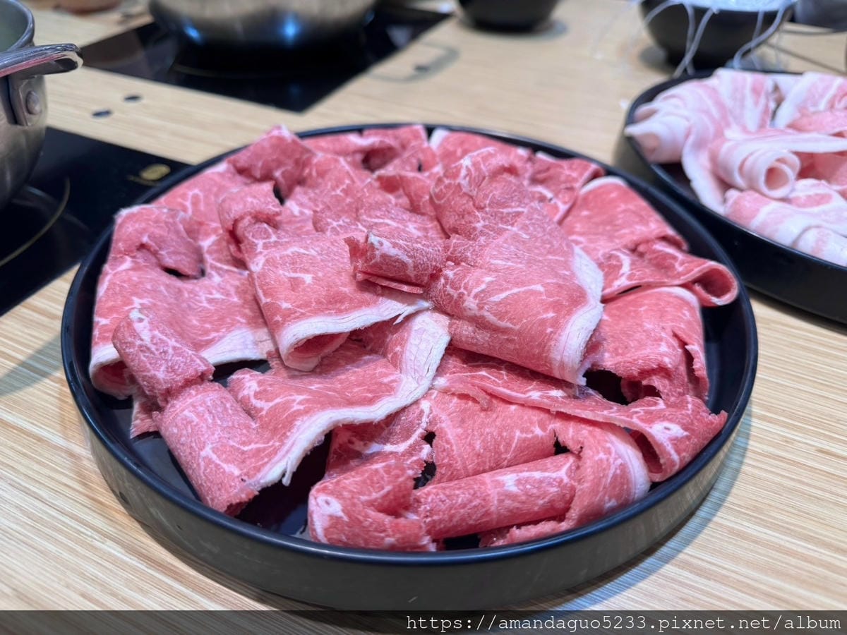 食記-新北市新莊區聚饗幸福鍋物新莊高評價小火鍋店,肉質