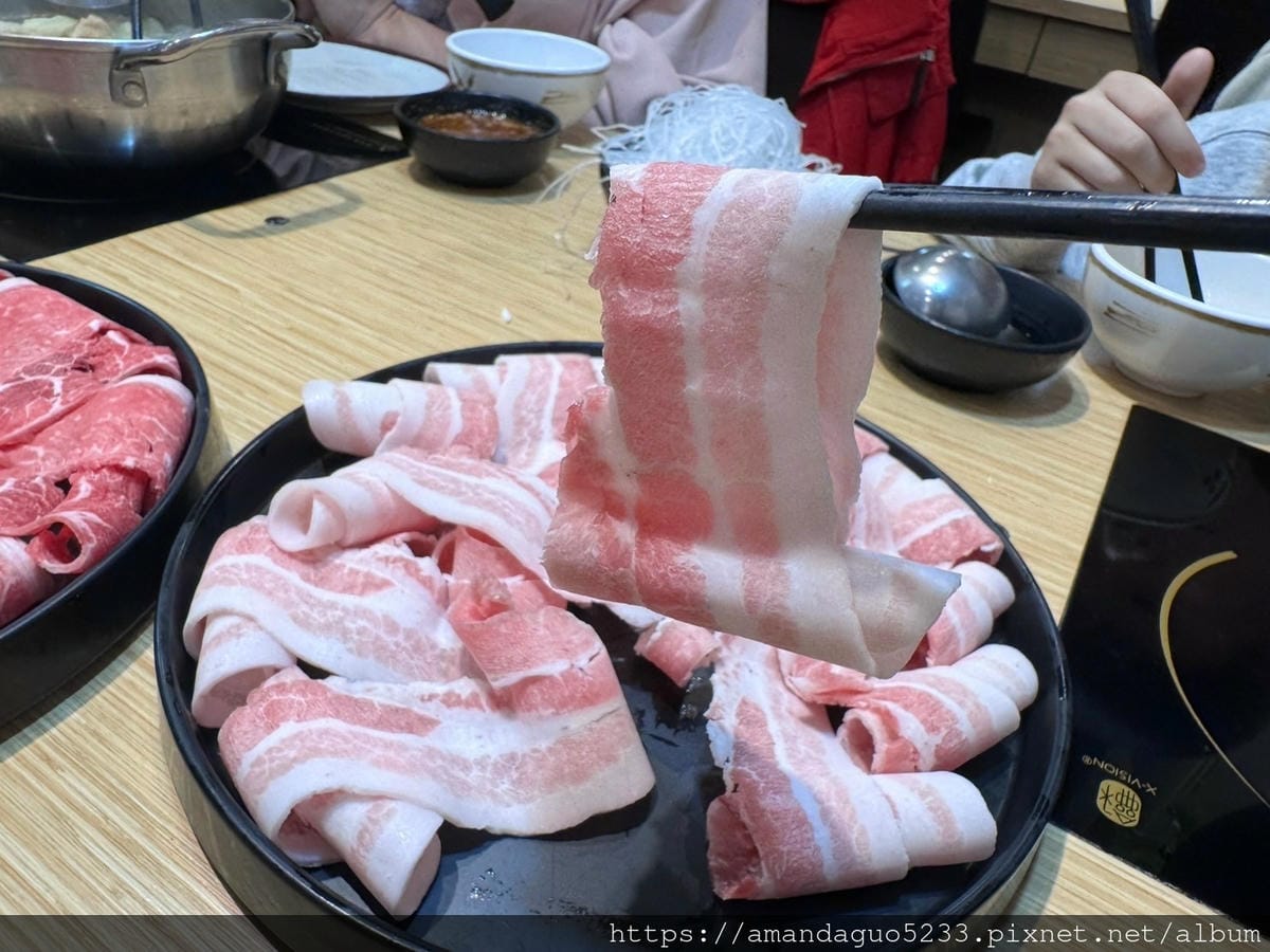 食記-新北市新莊區聚饗幸福鍋物新莊高評價小火鍋店,肉質