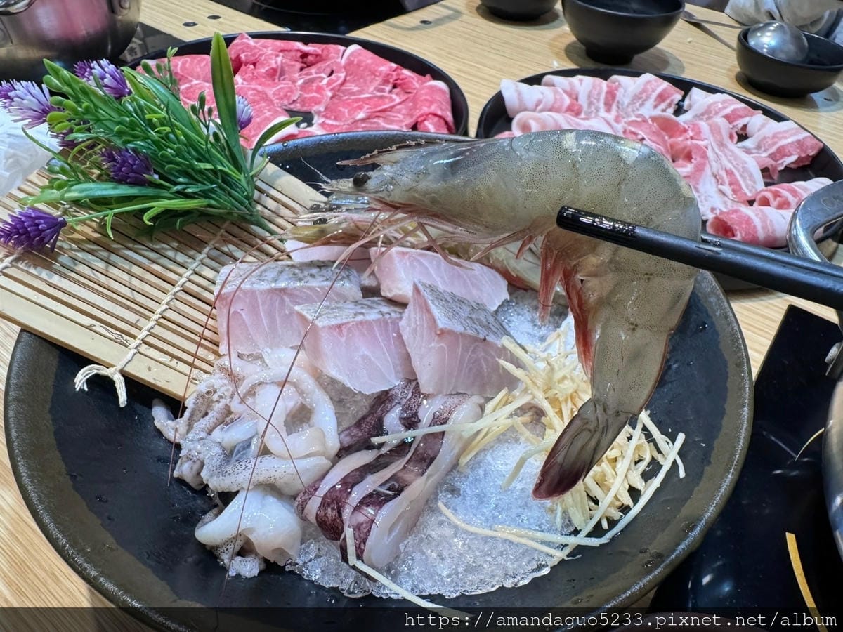 食記-新北市新莊區聚饗幸福鍋物新莊高評價小火鍋店,肉質