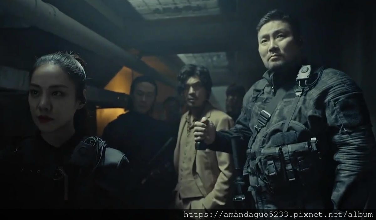 韓國電影劇透分享漫畫威龍2/大話特務2漫畫與現實交錯輕
