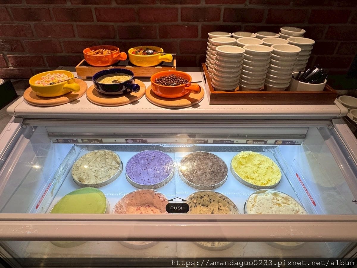 食記-新北市新莊區村民食堂櫥窗港點i-tower店新開 食記-新北市新莊區村民食堂櫥窗港點i-tower店新開