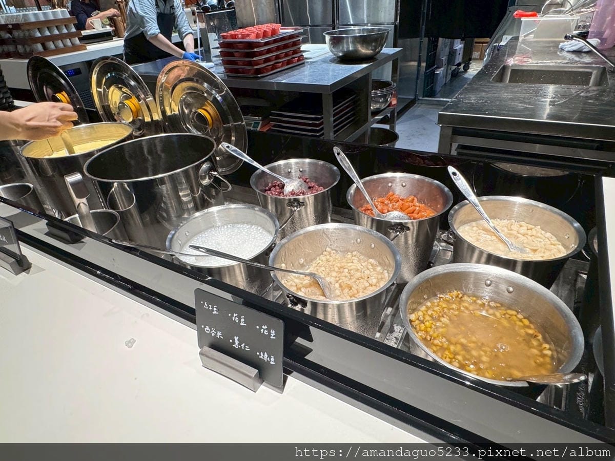食記-新北市新莊區村民食堂櫥窗港點i-tower店新開 食記-新北市新莊區村民食堂櫥窗港點i-tower店新開