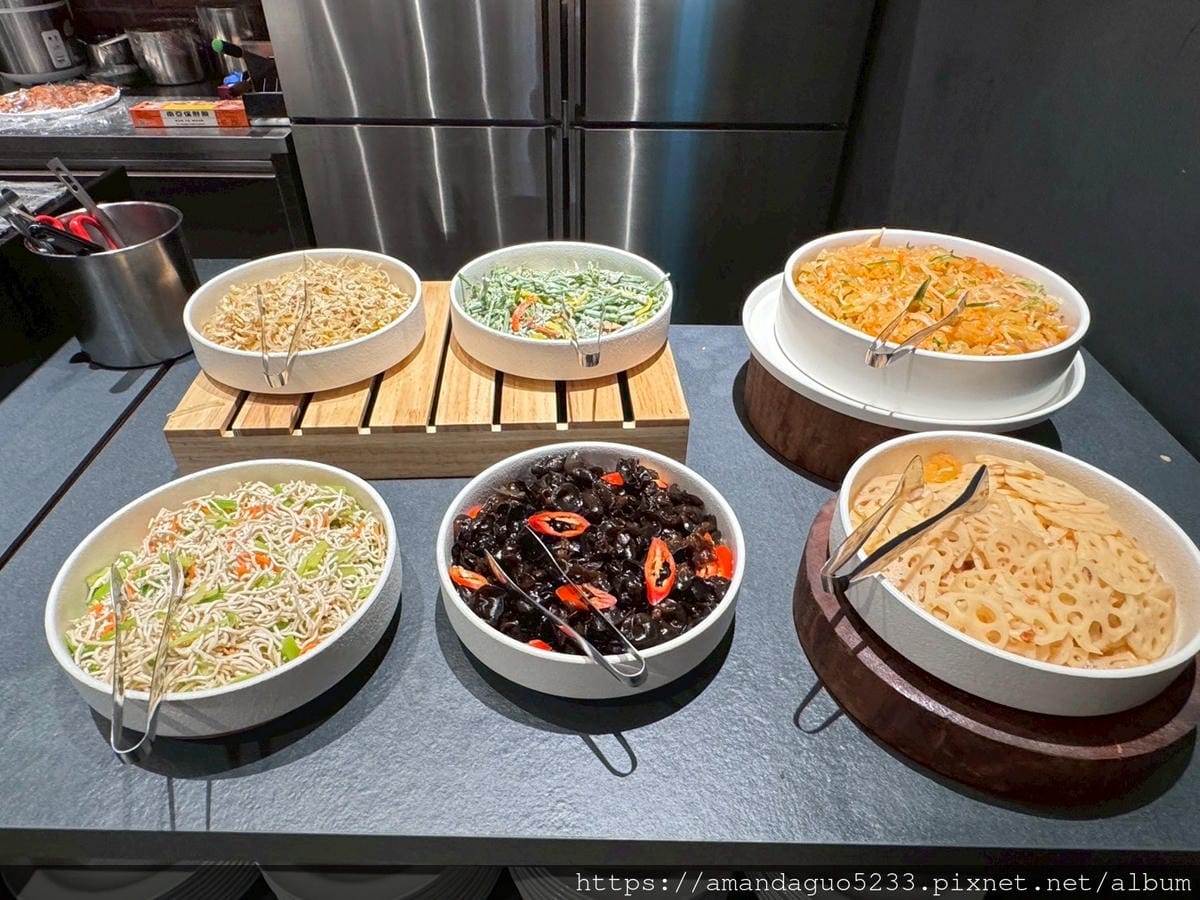食記-新北市新莊區村民食堂櫥窗港點i-tower店新開 食記-新北市新莊區村民食堂櫥窗港點i-tower店新開