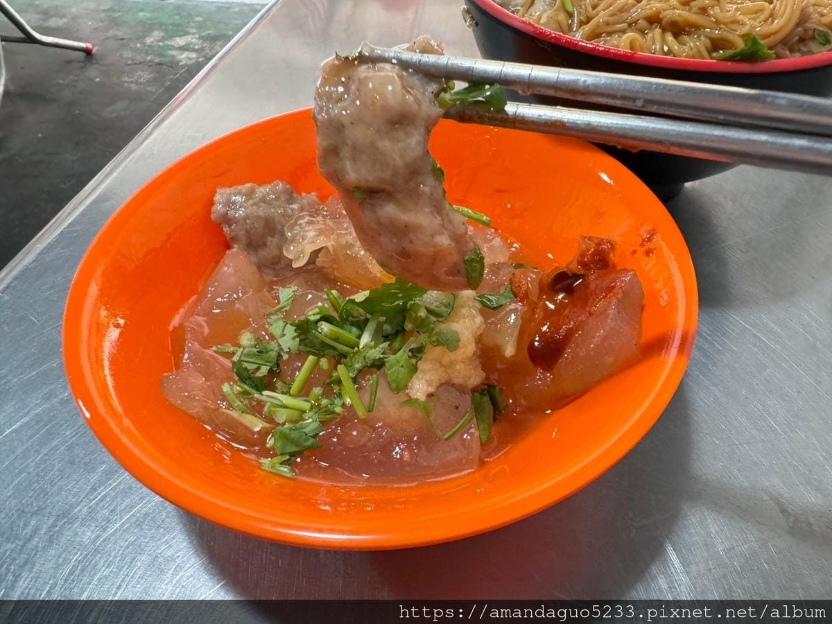 食記-新北市三重區林大腸麵線多口味麵線店,大腸鹹香大塊