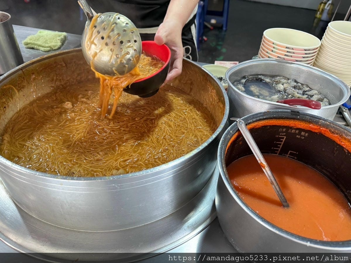 食記-新北市三重區林大腸麵線多口味麵線店,大腸鹹香大塊