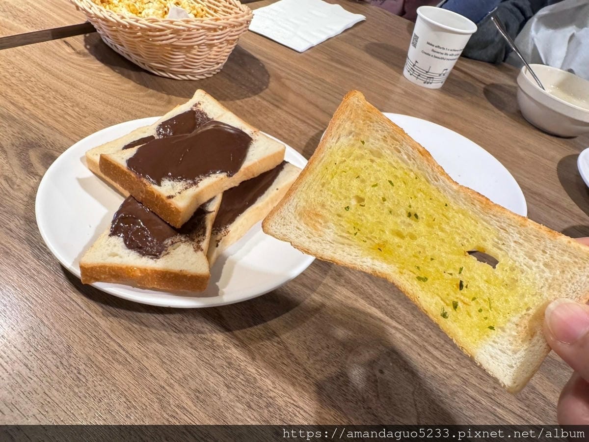 食記-新北市蘆洲區人从众厚切牛排館(蘆洲長榮店)平價自