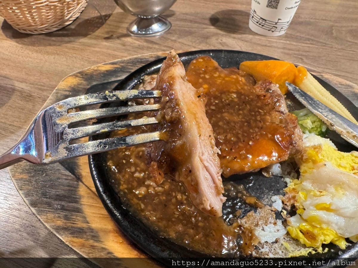 食記-新北市蘆洲區人从众厚切牛排館(蘆洲長榮店)平價自